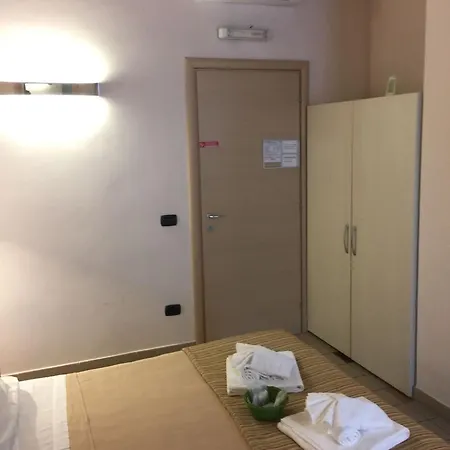招待所 您的客房旅馆 2*